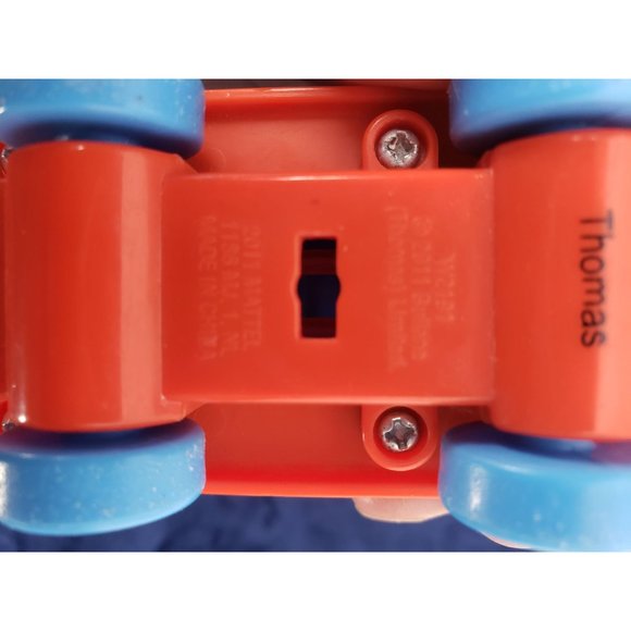 2011 Mattel Thomas & Friends Gullane Blue‎ Thomas the Tank Engine Toy Train - Picture 4 of 7